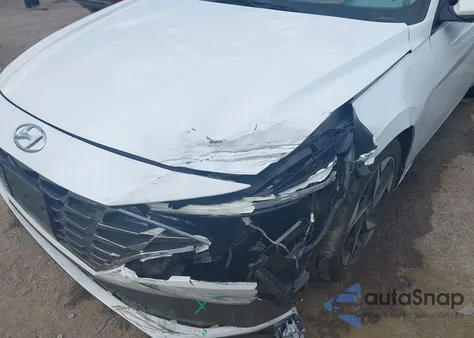 2022 Hyundai Elantra Limited z USA, uszkodzony, nr VIN 5NPLP4AG4NH068498